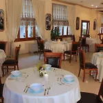 Famissi Hotel 3*