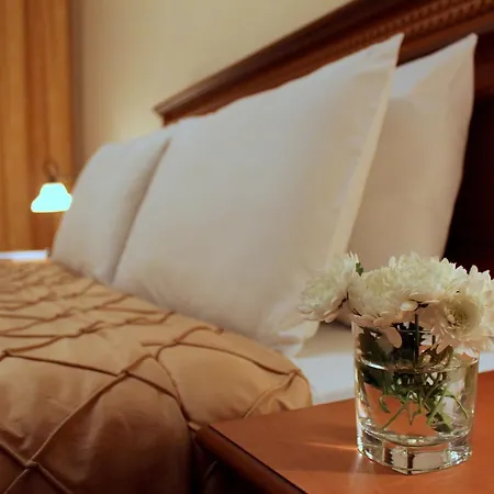 Famissi ホテル 3*