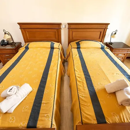 ホテル Famissi カランバカ