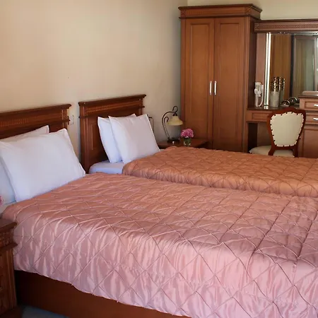 Famissi ホテル 3*