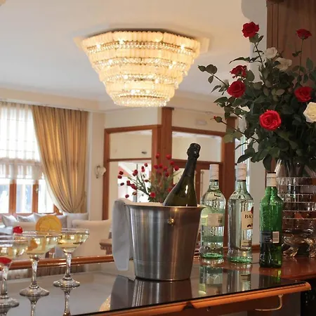 Famissi ホテル 3*